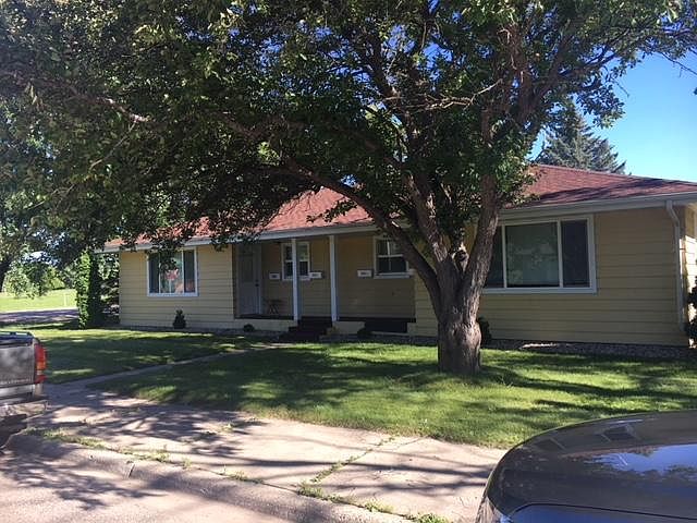 1st image of 318 1/2 14th Ave E