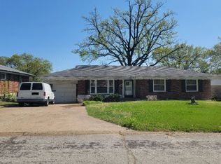 1118 Bluegrass Dr, Saint Louis, MO 63137