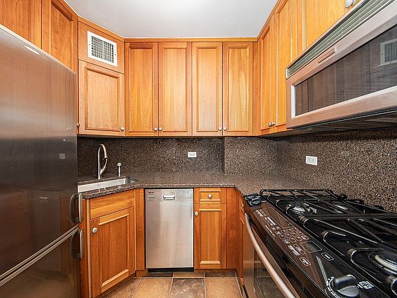 5th image of 440 E 79th St APT 5G