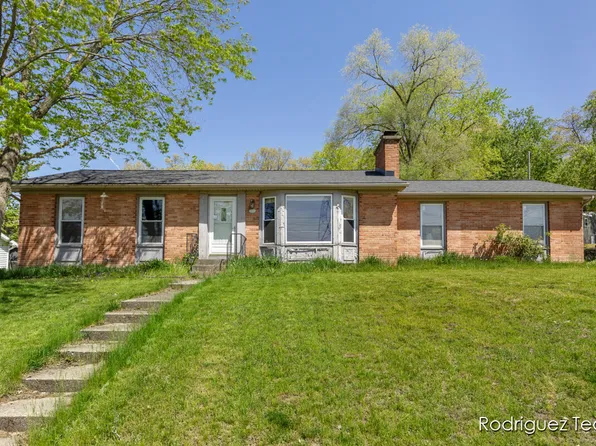 1169 Sluyter St SE, Kentwood, MI 49508