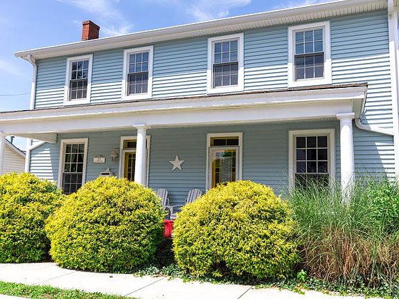 3rd image of 217 N Hill St