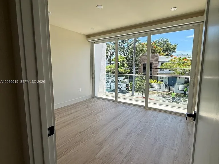 3326 Elizabeth St — Photo 51