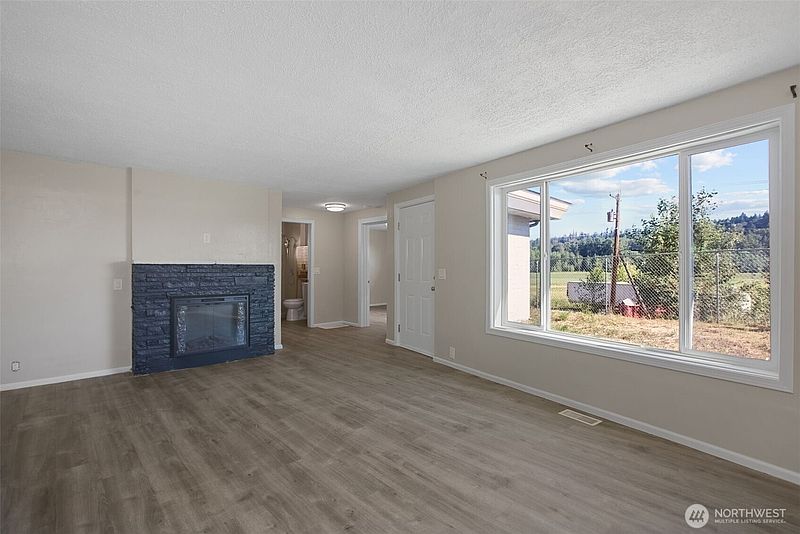 3rd image of 12715 SE Green Valley Road