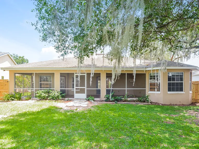 11546 Lake Dr — Photo 16