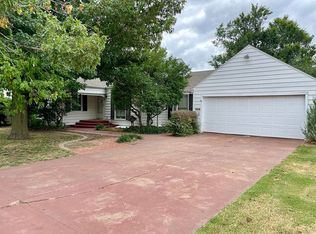 423 N 10th Ave, Fairview, OK 73737