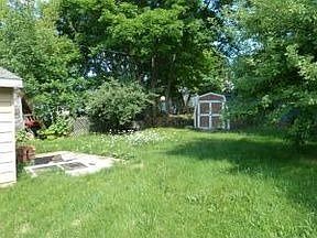 3rd image of 135 Dickinson St
