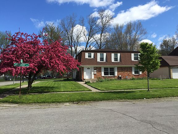 2nd image of 10 Brittany Dr