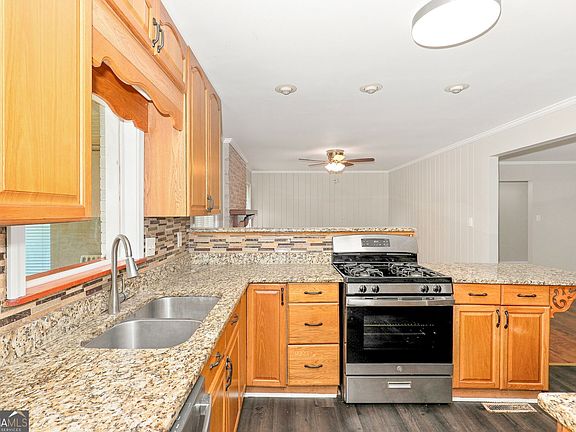 5th image of 85 North Dr
