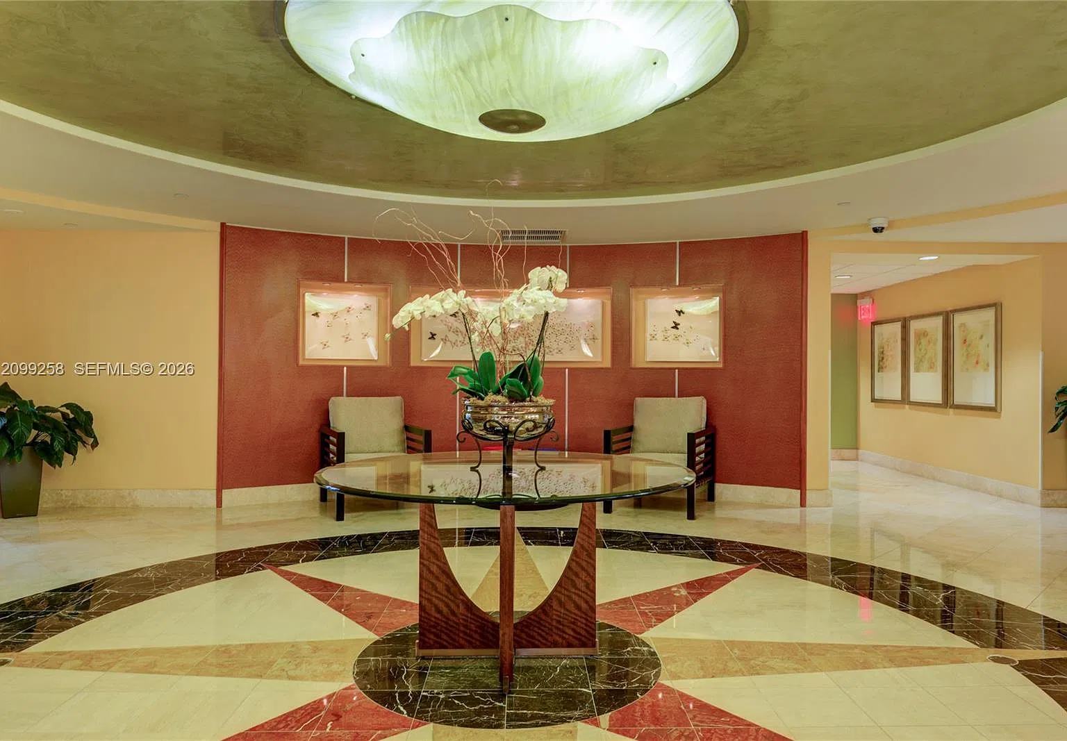Toscano Condo — Photo 4
