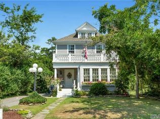 17 Maple St, Blue Point, NY 11715