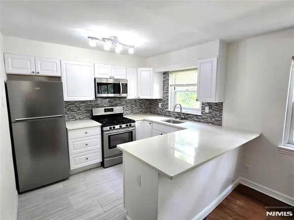 465 Maple Hill Dr APT 48, Hackensack, NJ 07601
