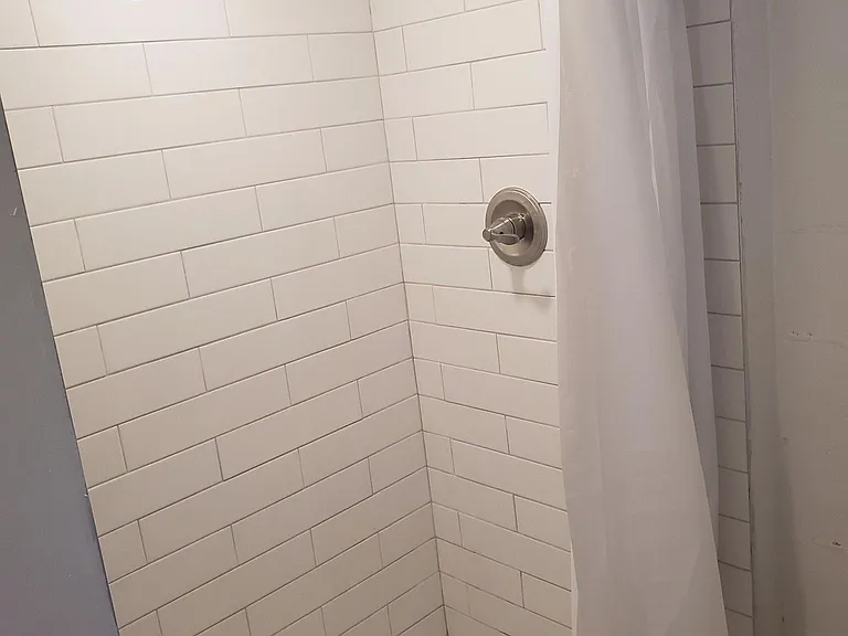 305 Scott Ave #C — Photo 10