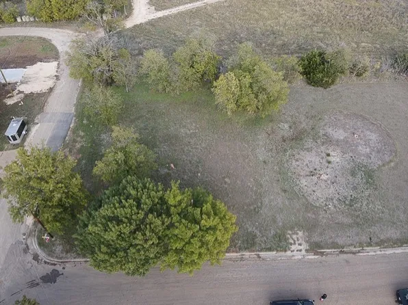 Johnson St, Mc Gregor, TX 76657