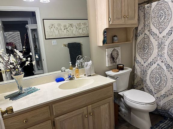 4th image of 207 Brown Dr