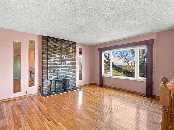 3rd image of 556 W Lysander Dr SE