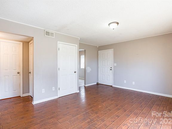 5th image of 1435 Riverwood Ct