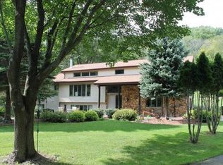 N5125 Green Coulee Rd, Onalaska, WI 54650