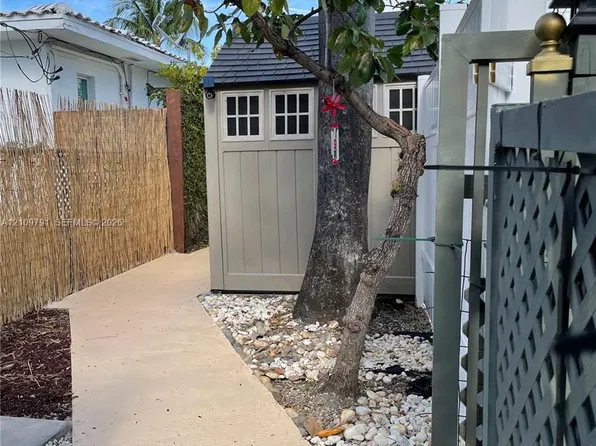 1365 Marseille Dr Unit 1, Miami Beach, FL 33141