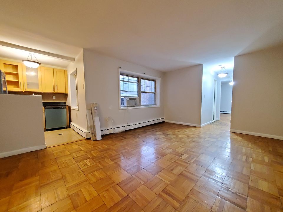 2nd image of 36 Duncan Ave #65B