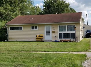703 E Pleasant Valley St, Sigourney, IA 52591