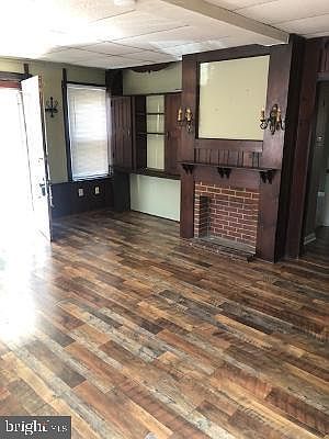 1st image of 18 N Pearl St #14