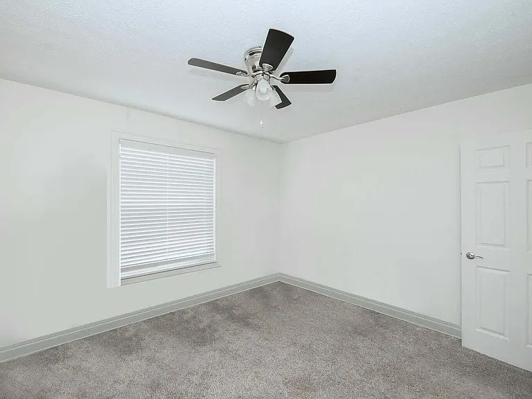 914 Main St #2 — Photo 4