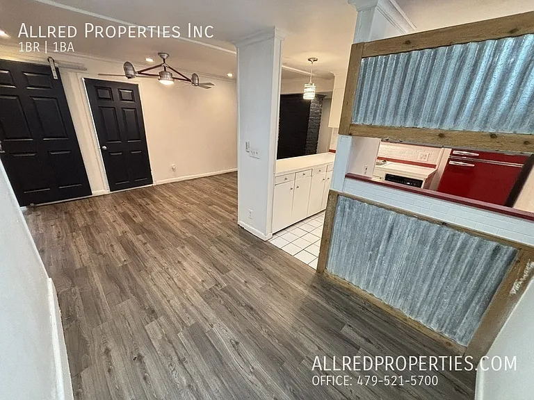 621 N Leverett Ave #5 — Photo 2