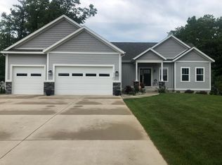 3152 Danglwood Ct, Muskegon, MI 49444