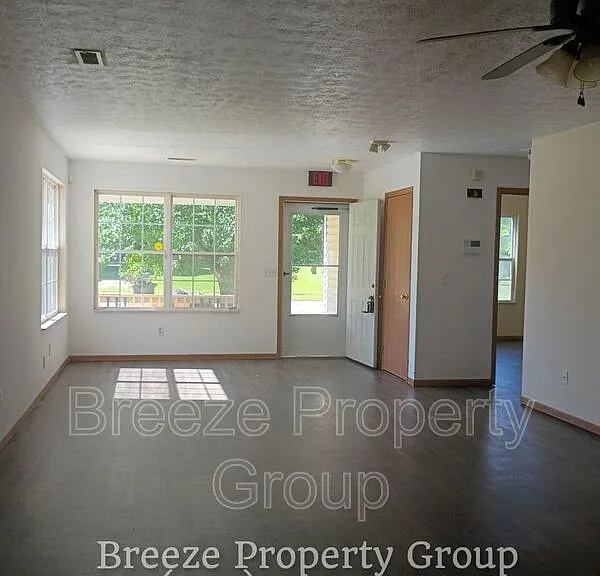 546 Breaden St — Photo 1