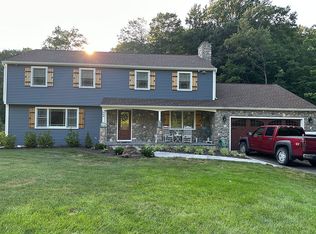 464 Brownstone Rdg, Meriden, CT 06451