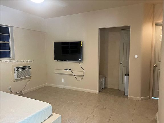 5th image of 5901 N Ocean Dr #1