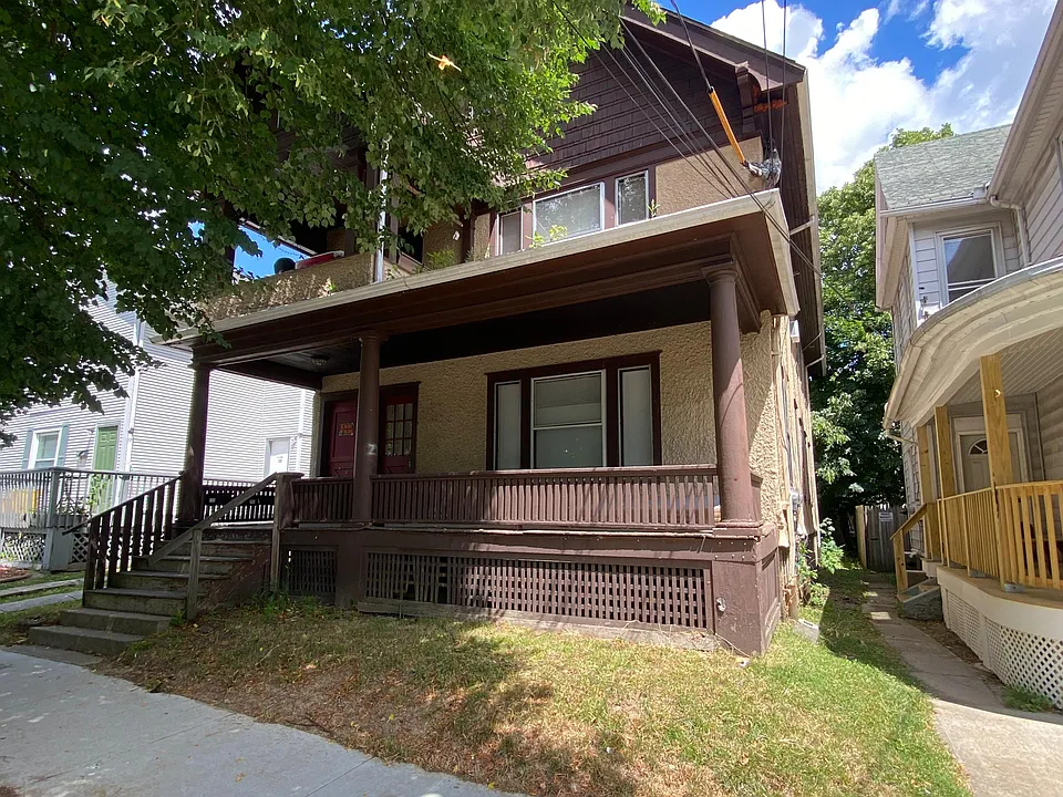 4 Seminary Ave #3