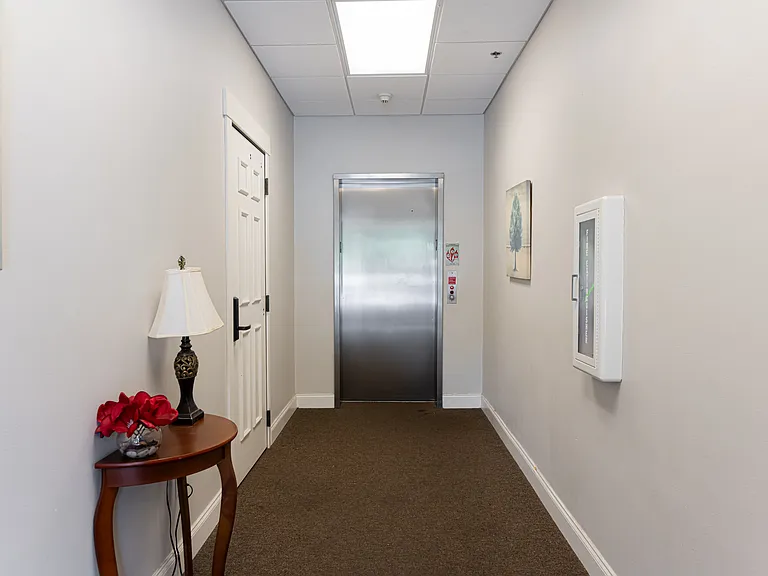 2 Monticello Village Dr #302 — Photo 27