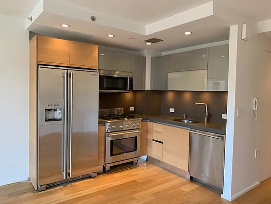 Rented by Isley Residential | media 8