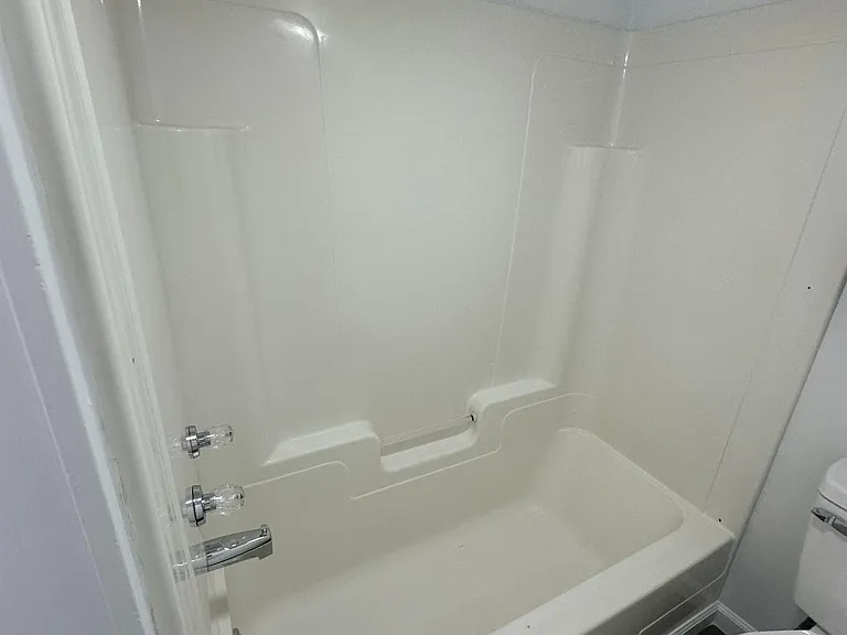 88 Clinton Ave — Photo 5