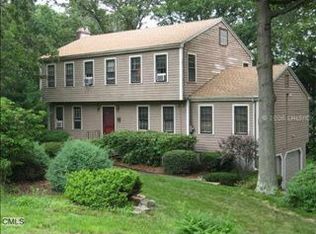 61 Country Ridge Dr, Shelton, CT 06484