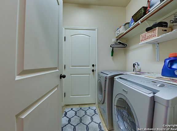 5th image of 2427 Tremonto