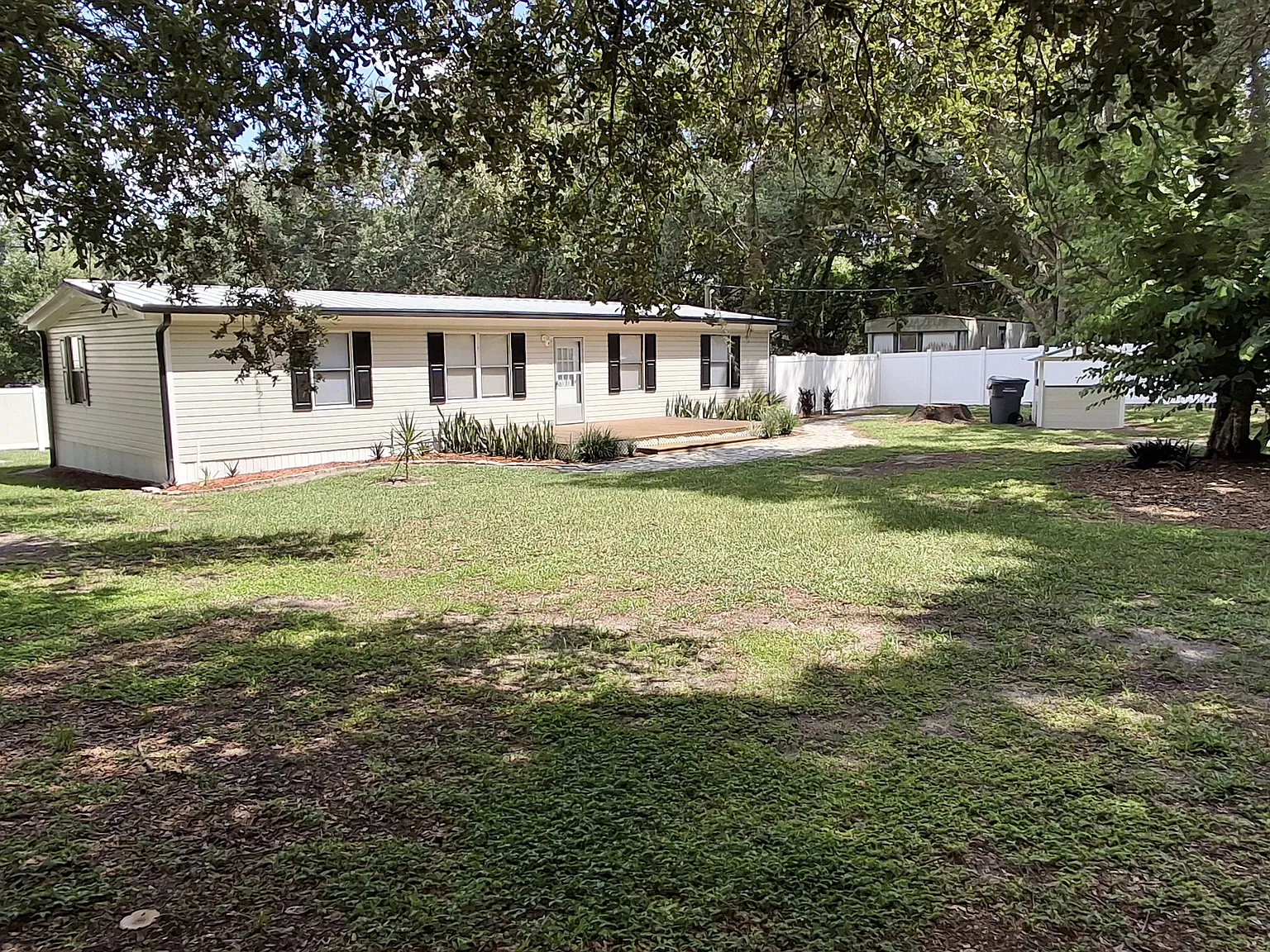 3 bed, 1344 sqft, $1,950 — Photo 4