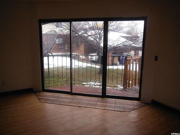 2nd image of 729 W Jackson Park Pl