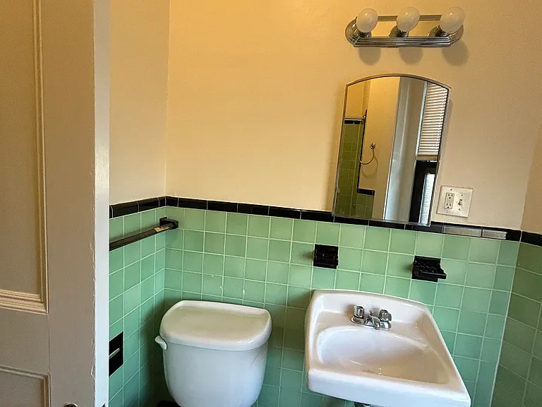 504 Beacon St #15 — Photo 10