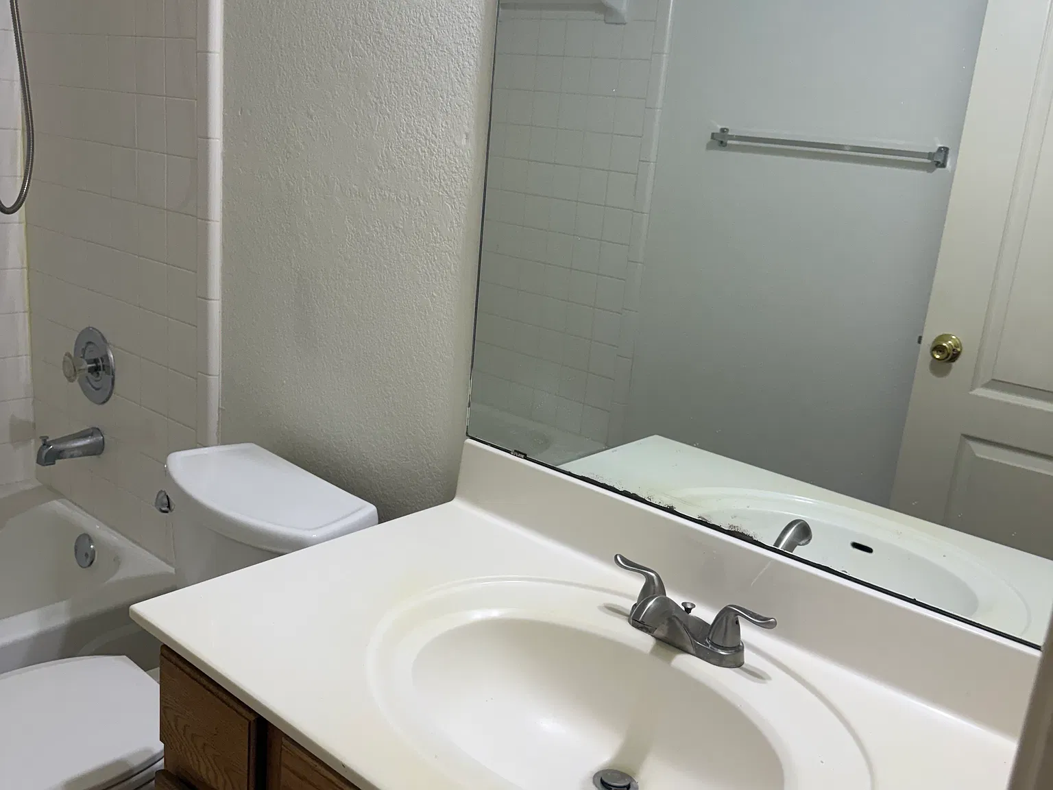 3 bed, 1700 sqft, $2,050 — Photo 1