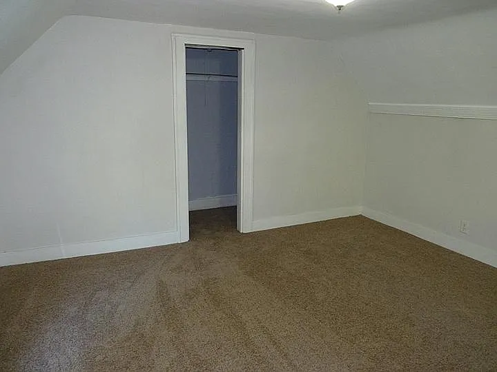 327 N Church St — Photo 5