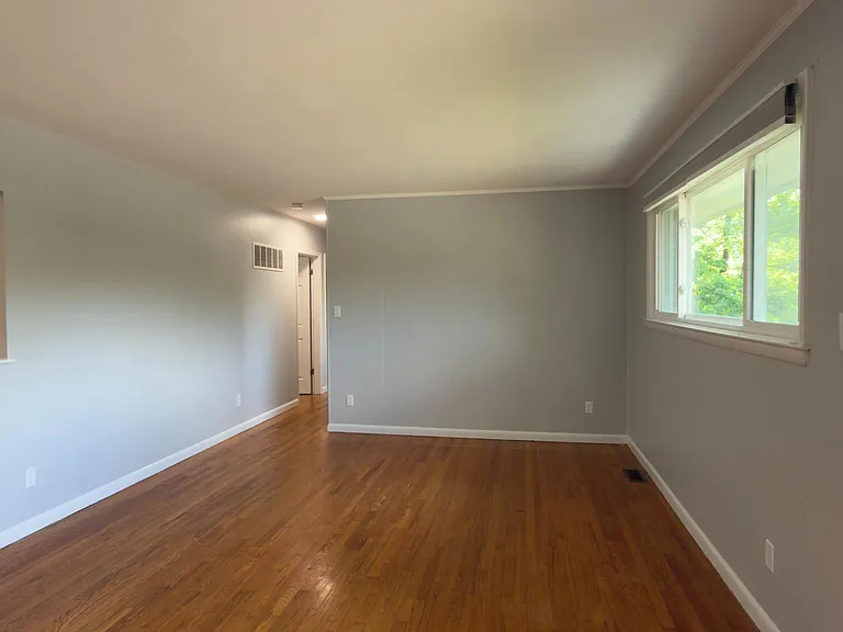 556 Orchard St NW — Photo 4