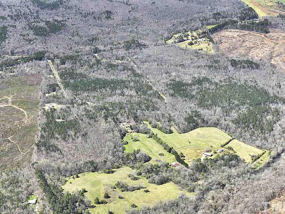 4th image of 400 Horse Haven Ln