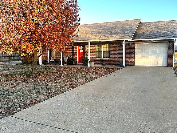 3rd image of 505 E Coal Ave
