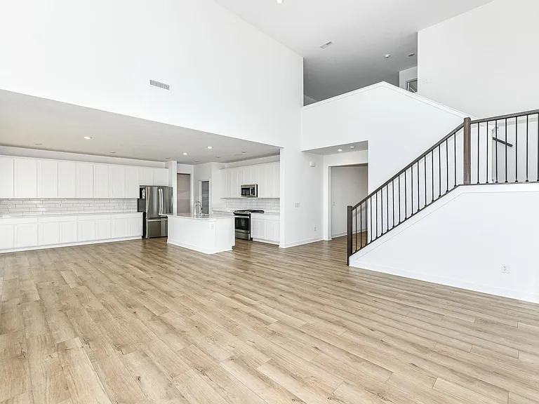 5155 Summerton St — Photo 2