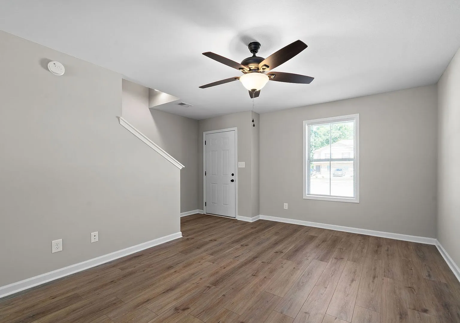 299 Smithson Lane — Photo 3