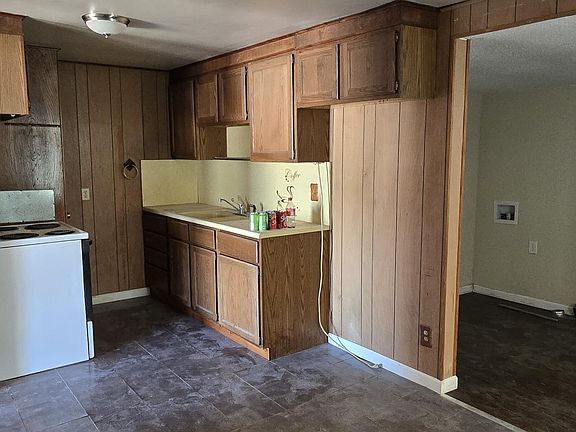 5th image of 321 E 42nd St