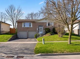 70 Bechtel Dr, Kitchener, ON N2P1S8