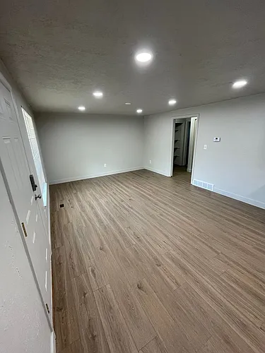 Newly remodeled three-bedroom apartment! Photo 1 Newly remodeled three-bedroom apartment! Photo 1